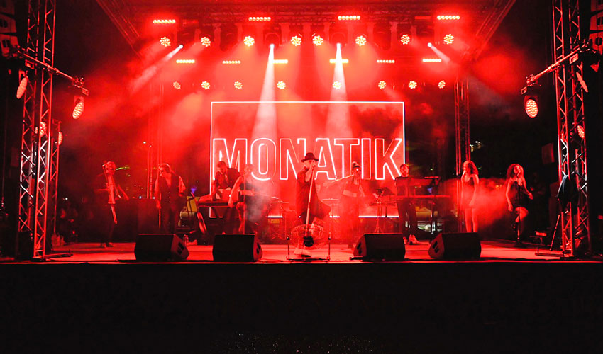 King Monatik в Queen Country Club